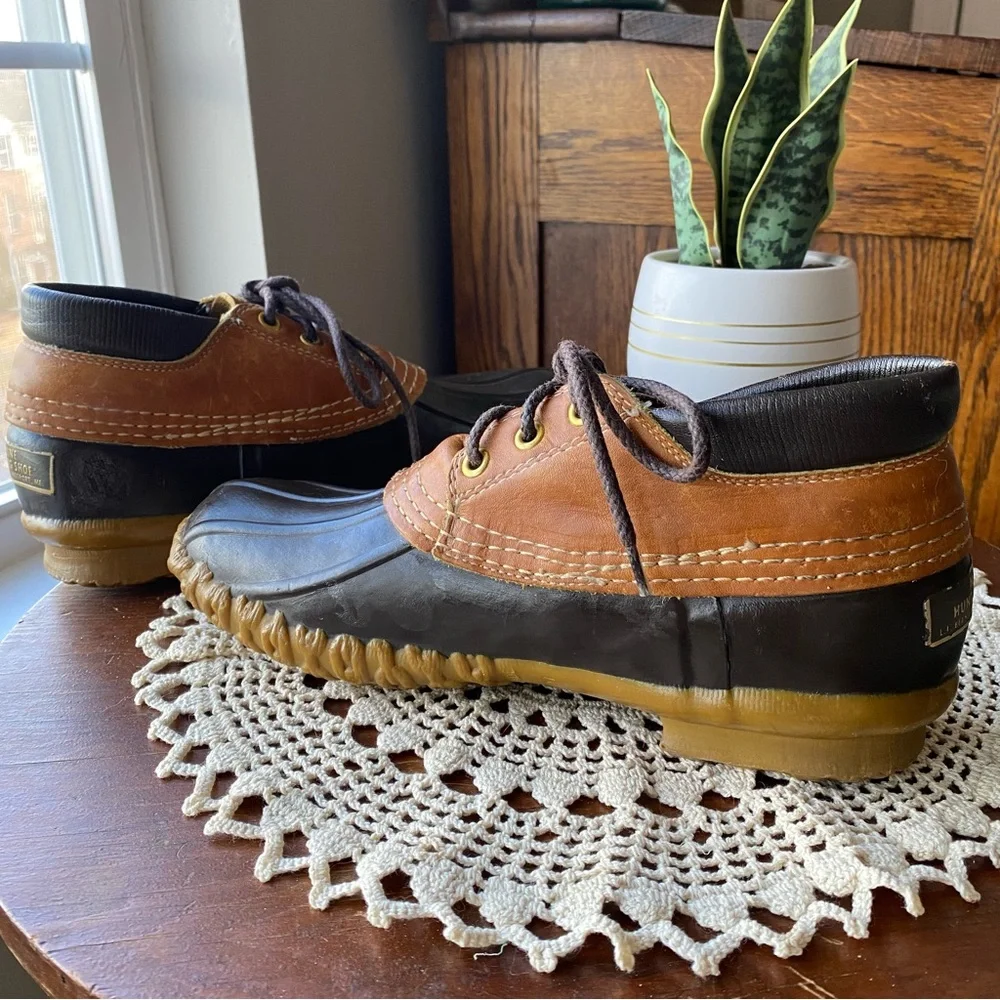 L.L. Bean Maine Hunting Shoe Ankle Boots Stylish Brown and Tan EUC